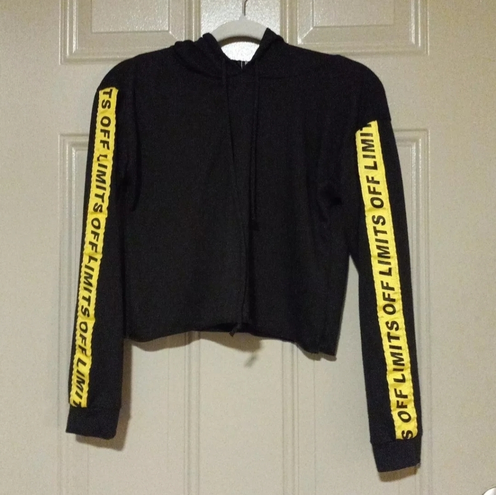 Riot Queen Women's Crop Top Medium Black Off Limits Long Sleeve Hoodie Size S